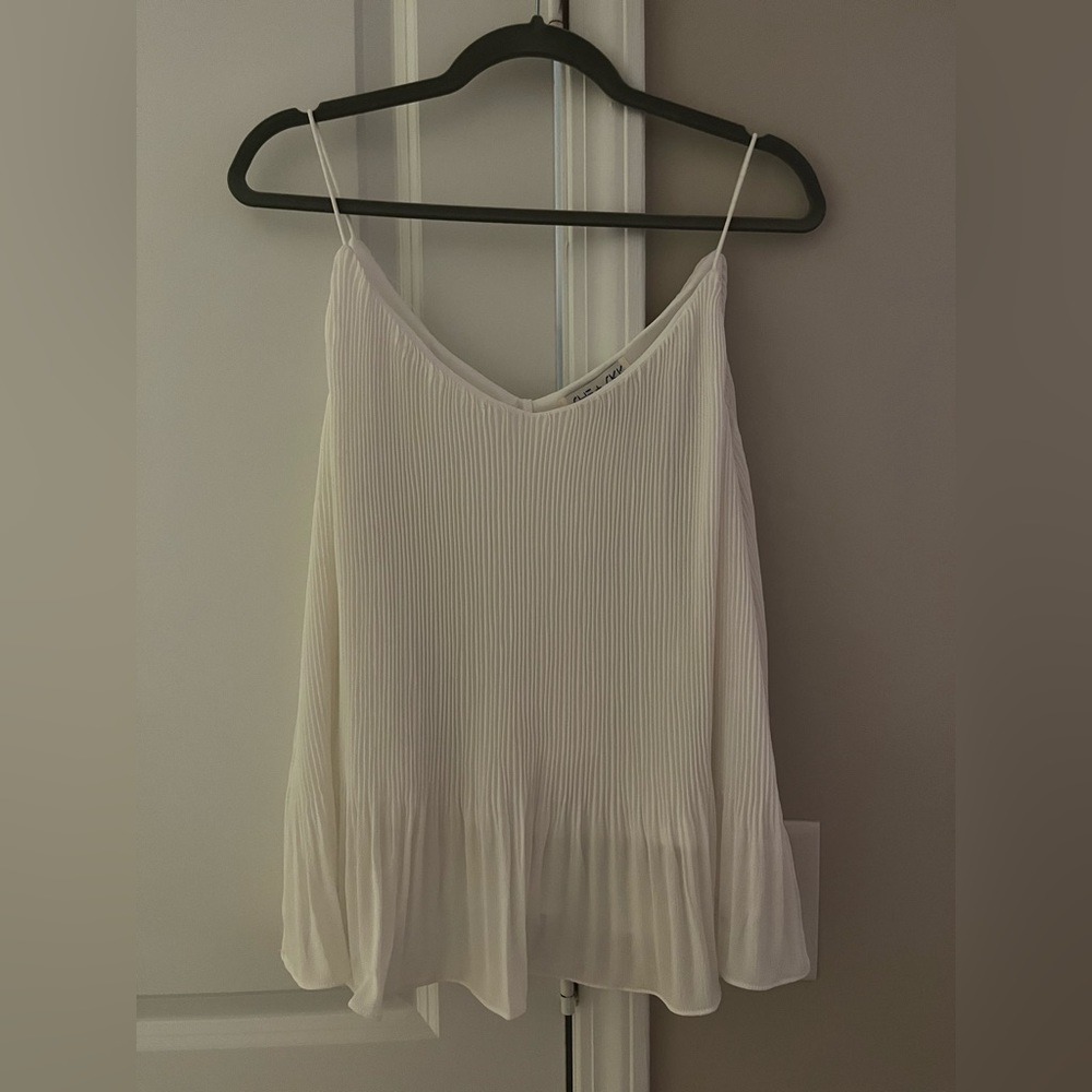 She + sky white top size L